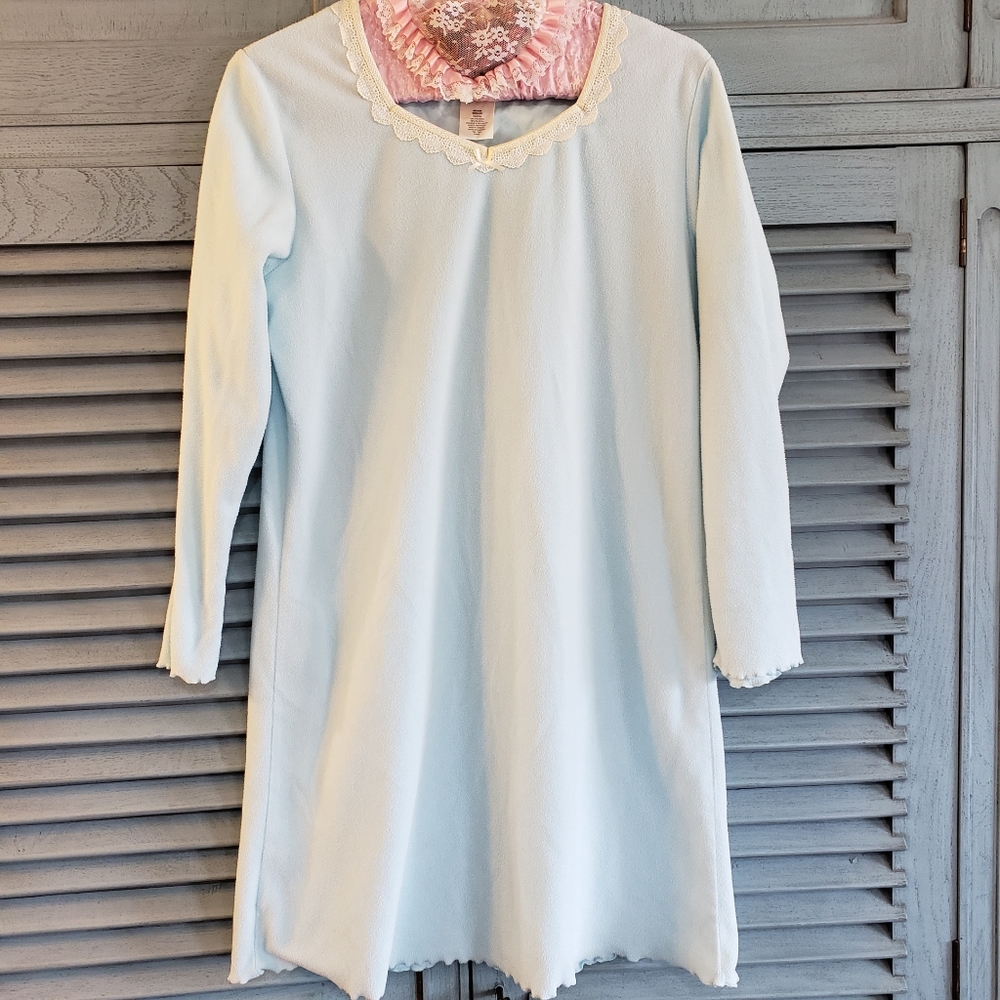💙Earth Angels Flannel Gown, Size M, Light Blue, gently worn💙